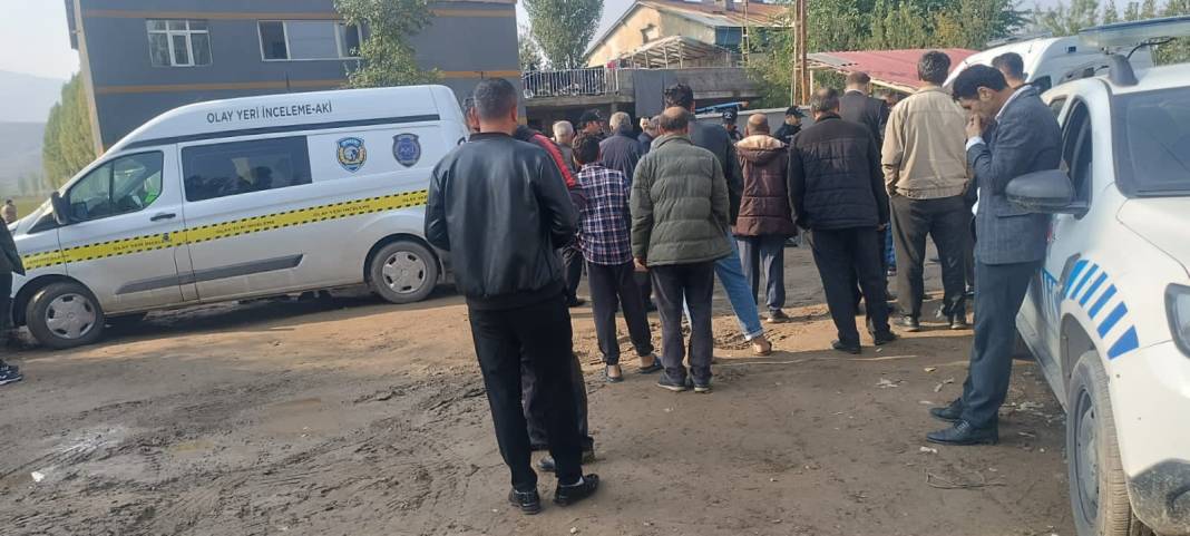 Emekli polis ailesini öldürdü! 1